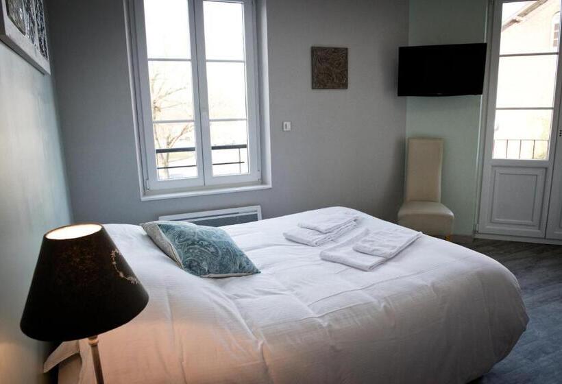 Logis Hotel Restaurant Le Relais Fleuri