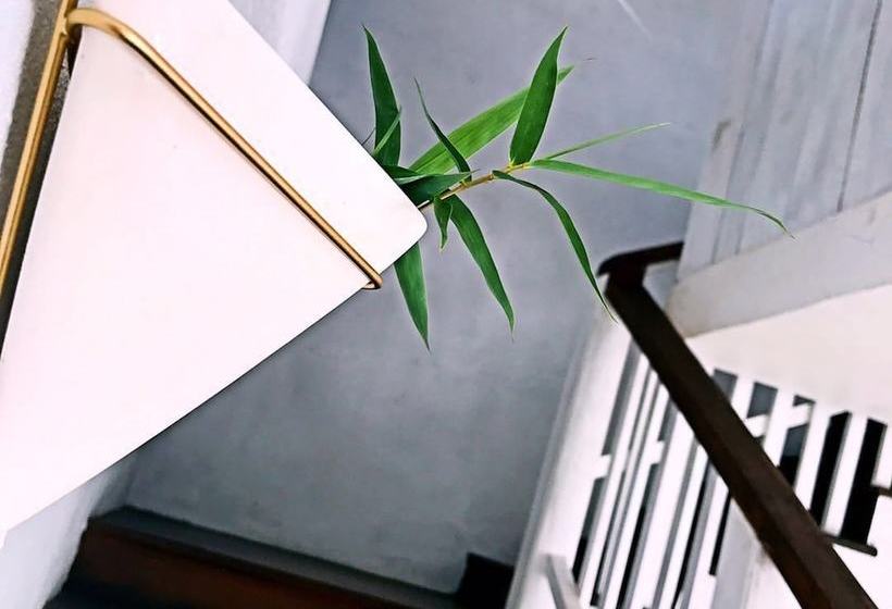 Общежитие W Villa At Yala