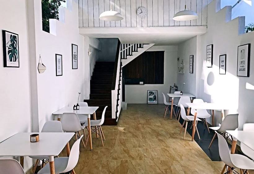 Общежитие W Villa At Yala