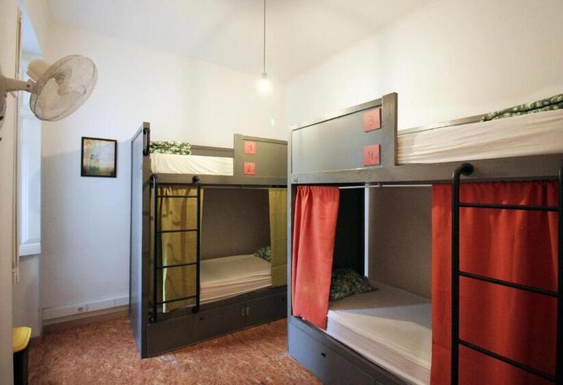 Общежитие WOT Lisbon Patio