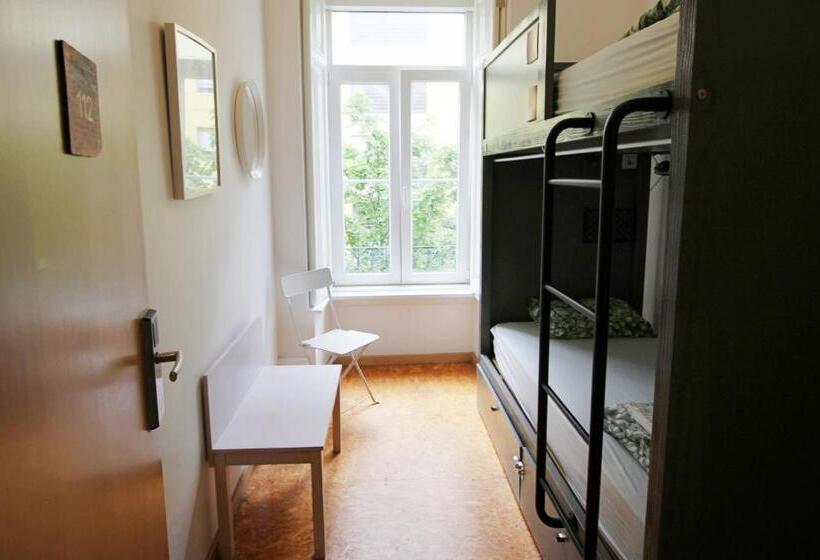 Общежитие WOT Lisbon Patio