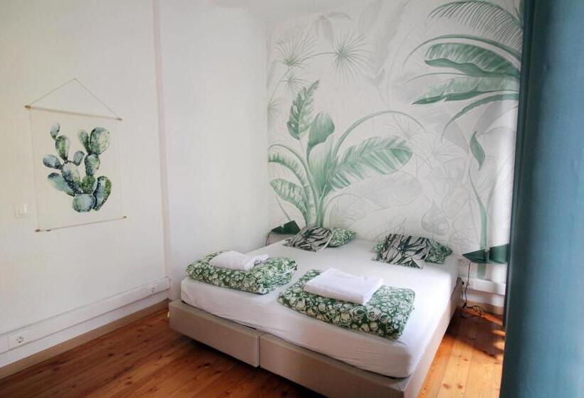 Общежитие WOT Lisbon Patio