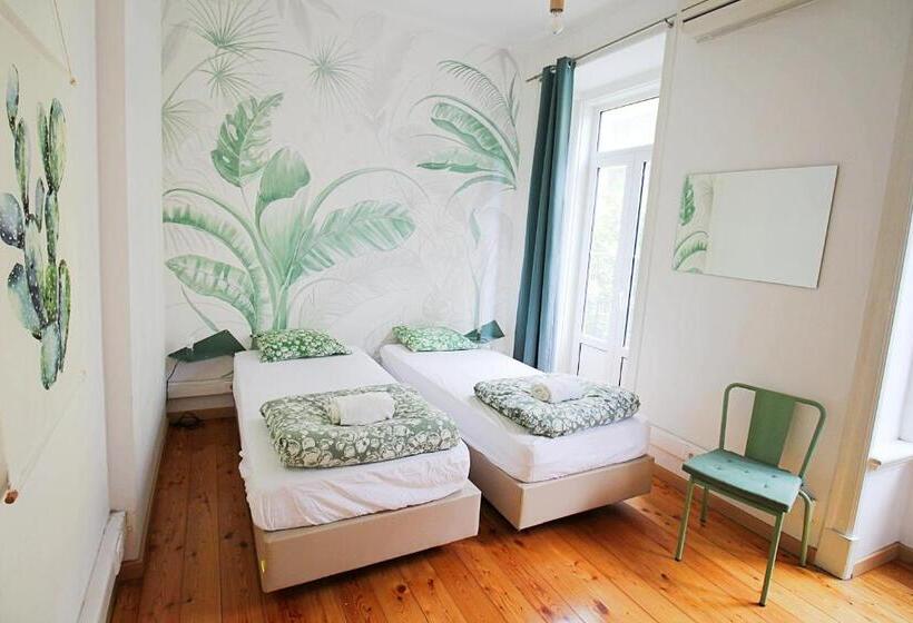 Общежитие WOT Lisbon Patio