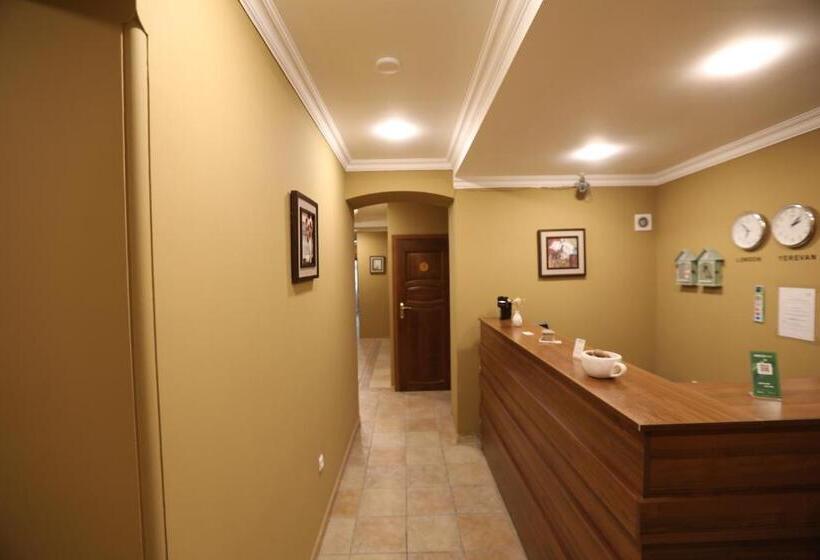 Bed & Breakfast Popock Baghramyan