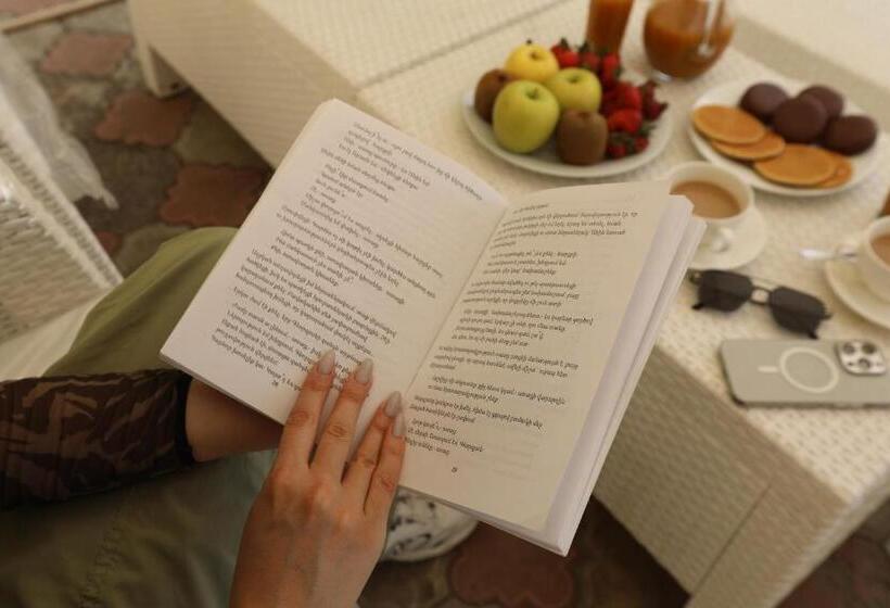 Bed & Breakfast Popock Baghramyan