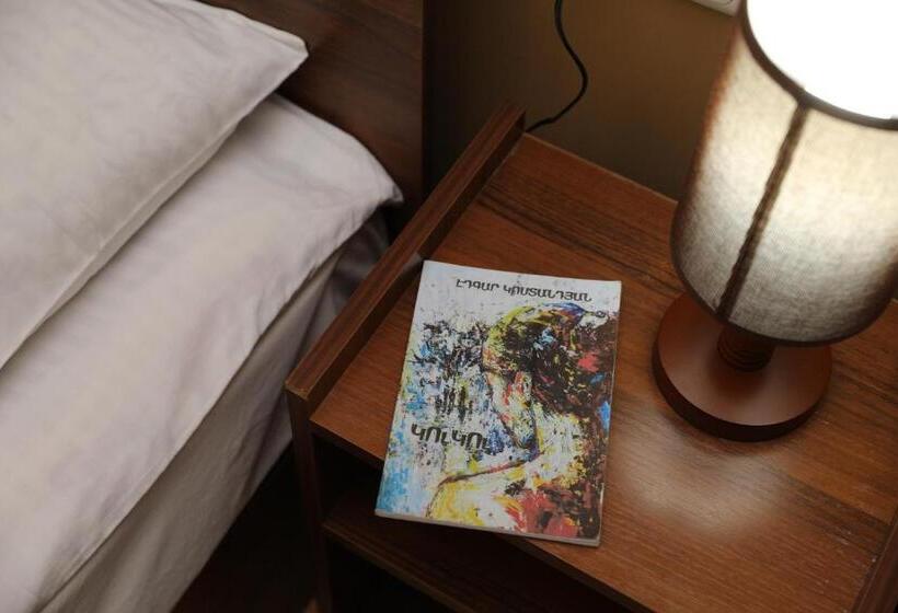 Bed & Breakfast Popock Baghramyan