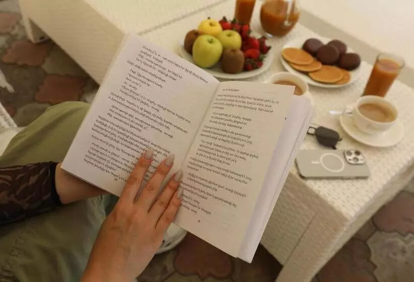 تختخواب و صبحانه Popock Baghramyan