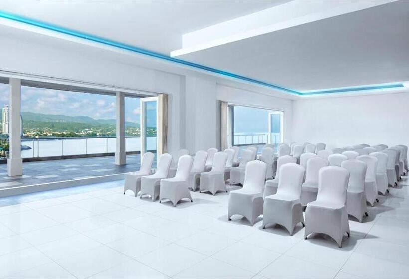 Hotel Four Points By Sheraton Manado