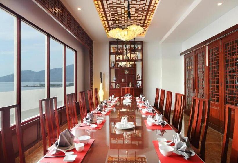 Hotel Four Points By Sheraton Manado