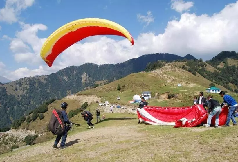 هتل Highland Regency