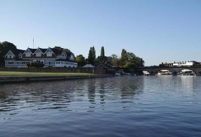 ホテル Leander Club