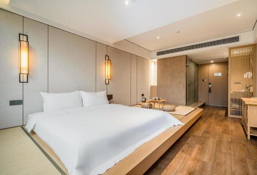 هتل The Hidden House