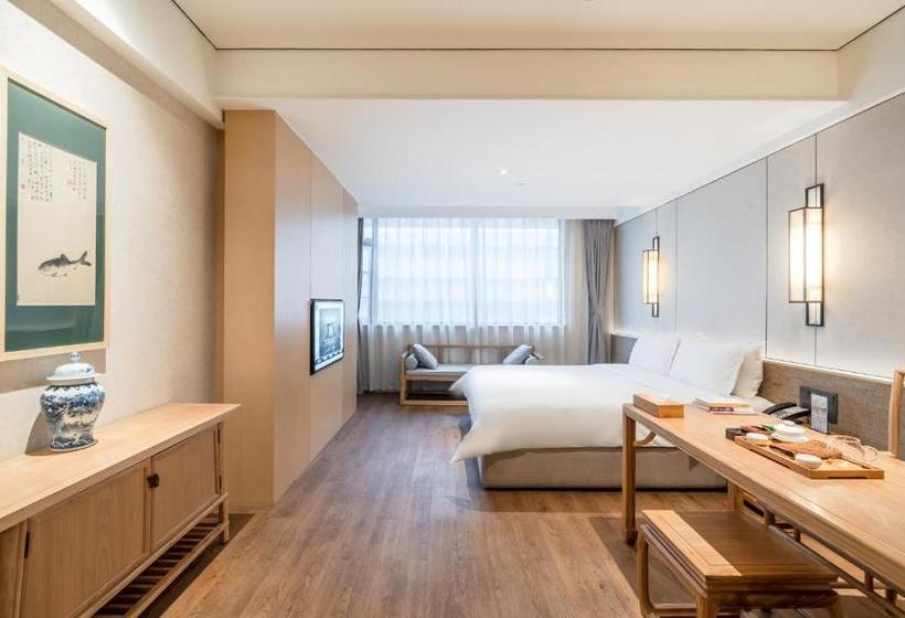 هتل The Hidden House