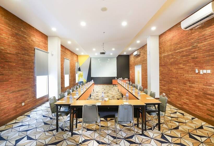 Yello Hotel Manggarai