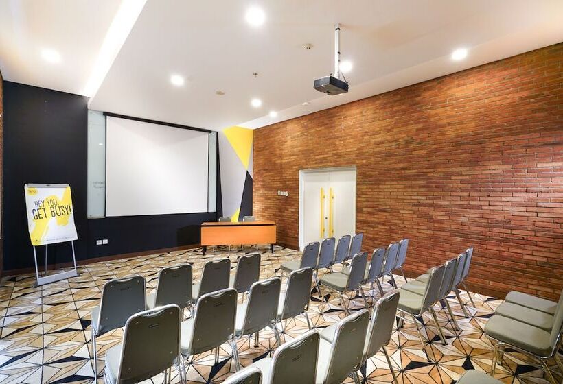 Yello Hotel Manggarai