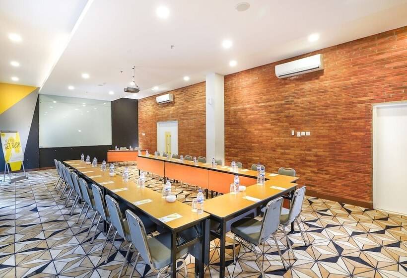 Yello Hotel Manggarai