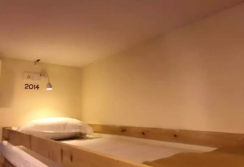 هاستل Bollywood Bed & Breakfast