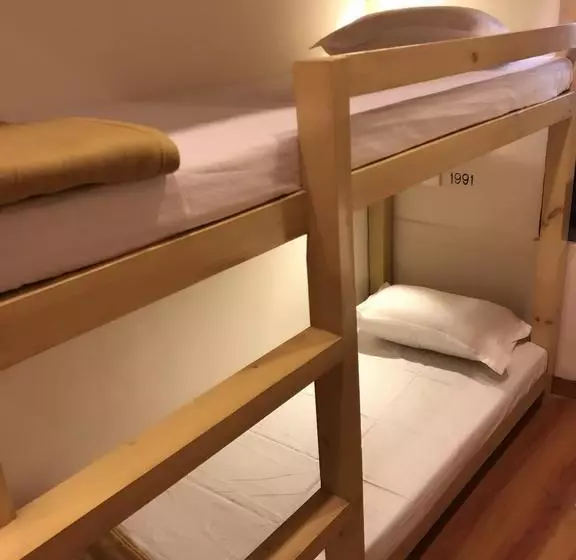 هاستل Bollywood Bed & Breakfast