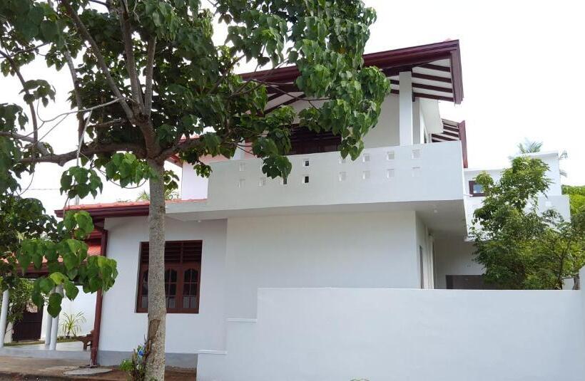 צימר Emildale Villa