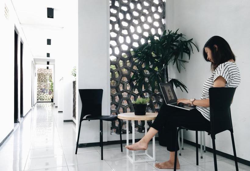 تختخواب و صبحانه Tura Turu Ngawen