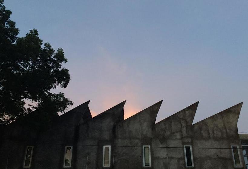 تختخواب و صبحانه Tura Turu Ngawen