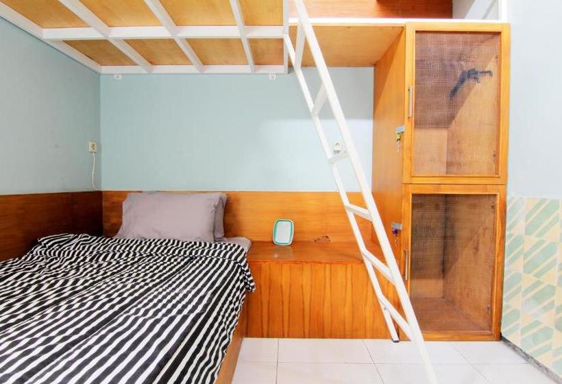 تختخواب و صبحانه Tura Turu Ngawen