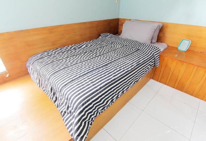 تختخواب و صبحانه Tura Turu Ngawen