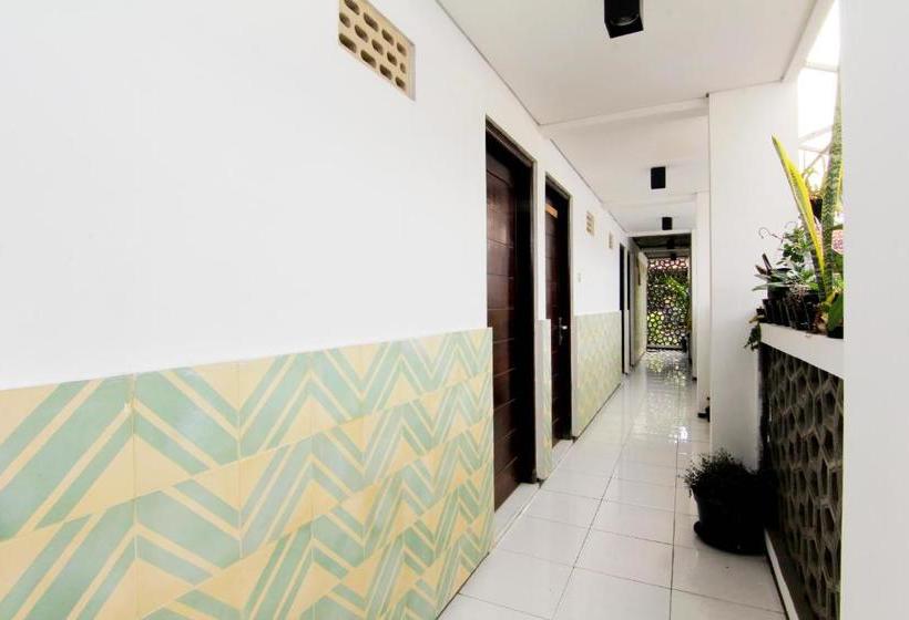 تختخواب و صبحانه Tura Turu Ngawen