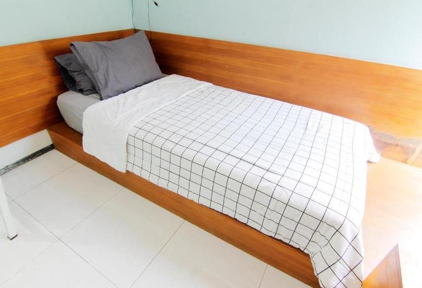 تختخواب و صبحانه Tura Turu Ngawen