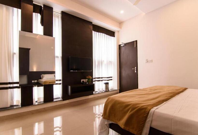 ホテル Ajantha Komforts, Bengaluru