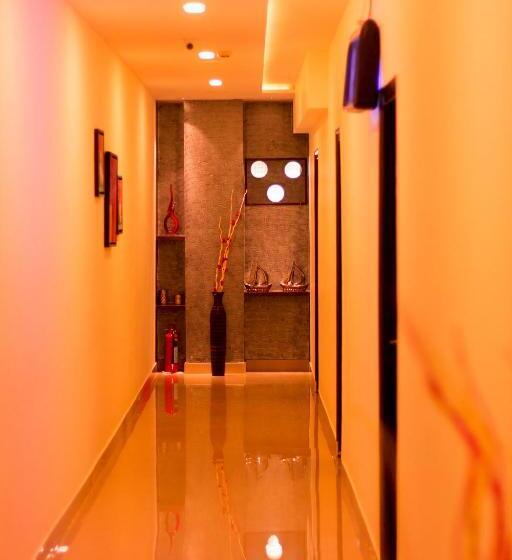 ホテル Ajantha Komforts, Bengaluru