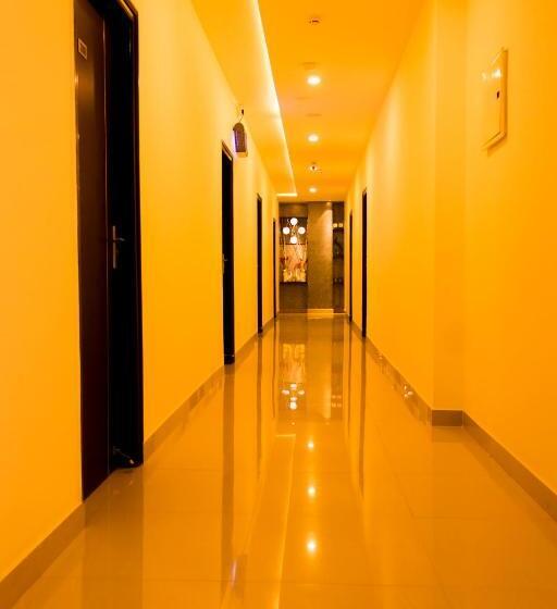 ホテル Ajantha Komforts, Bengaluru