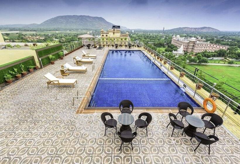 בית מלון כפרי Clarion Inn Jaipur