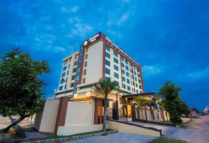 בית מלון כפרי Clarion Inn Jaipur