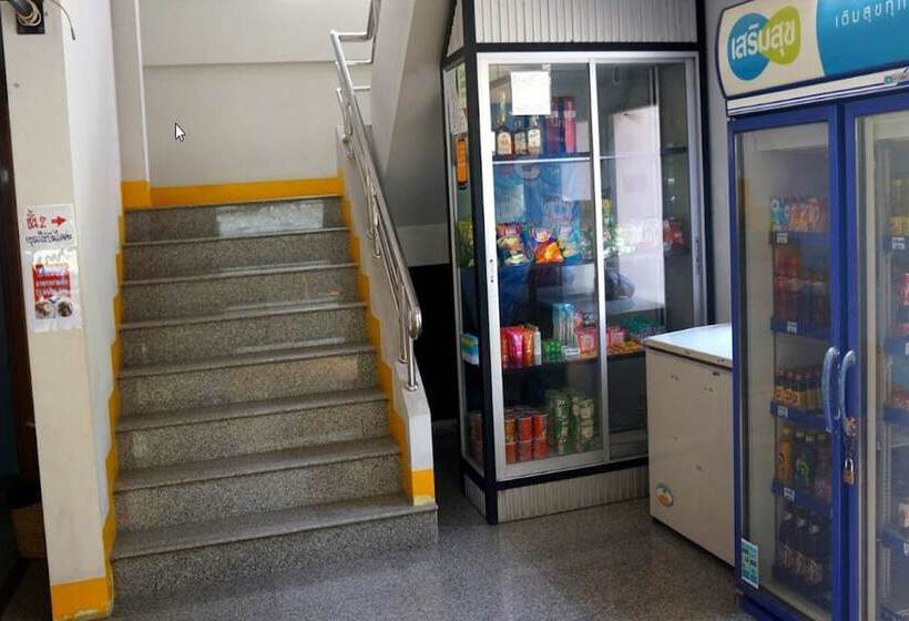 Отель Fueang Fha Palace