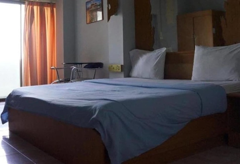 Отель Fueang Fha Palace