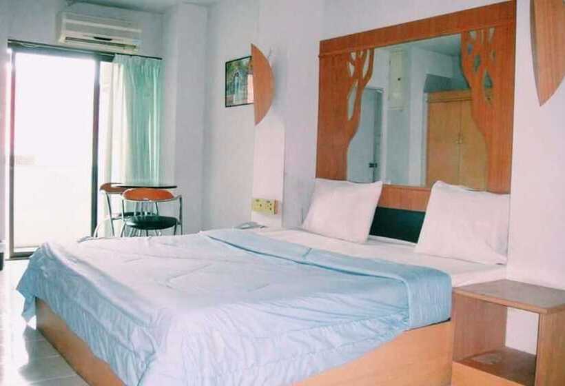 Отель Fueang Fha Palace