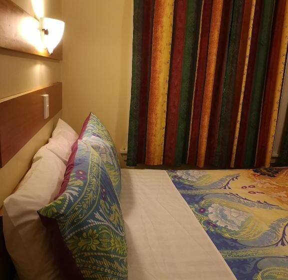 Отель Golden Cross