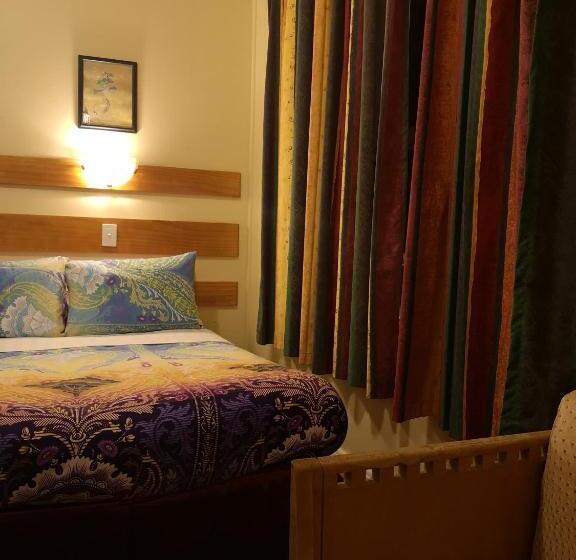 Отель Golden Cross