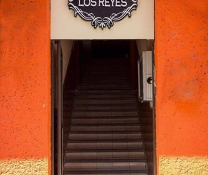 فندق Los Reyes