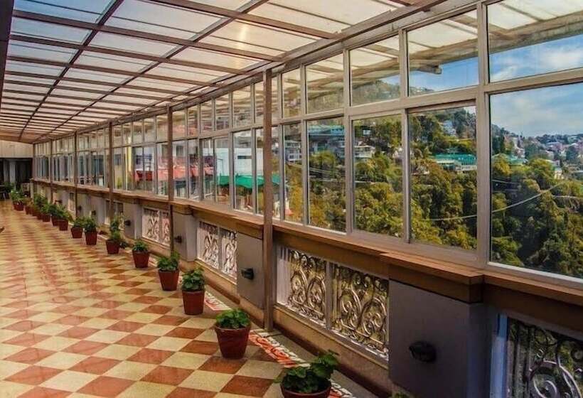 ホテル Shilton By Royal Collection