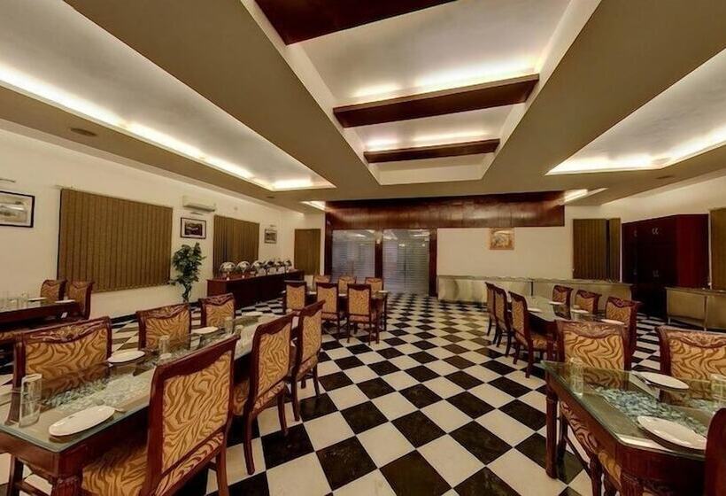 ホテル Shilton By Royal Collection