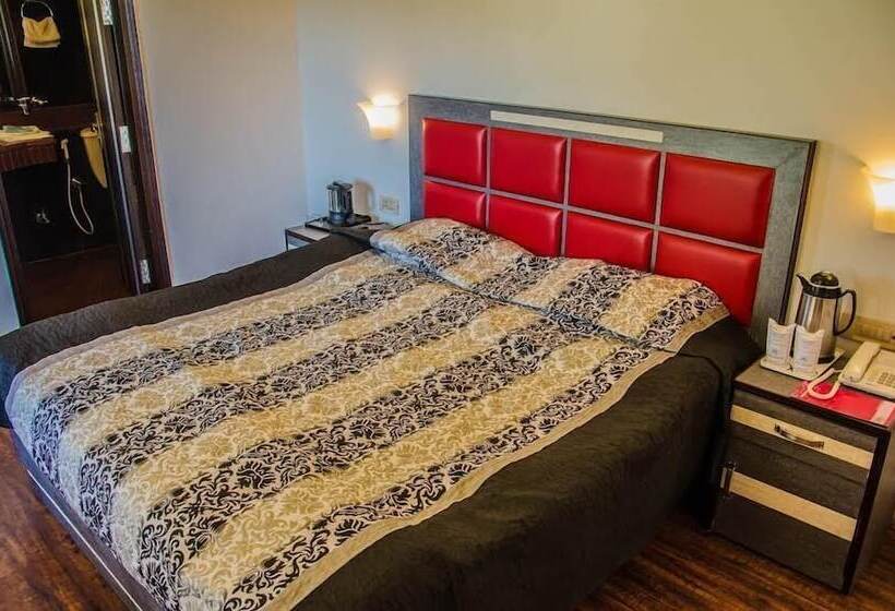 ホテル Shilton By Royal Collection