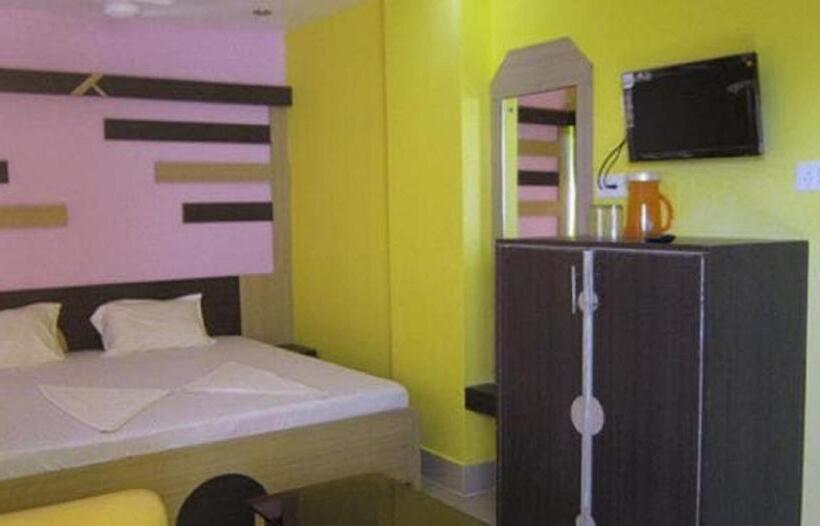 ホテル Srikrishna International