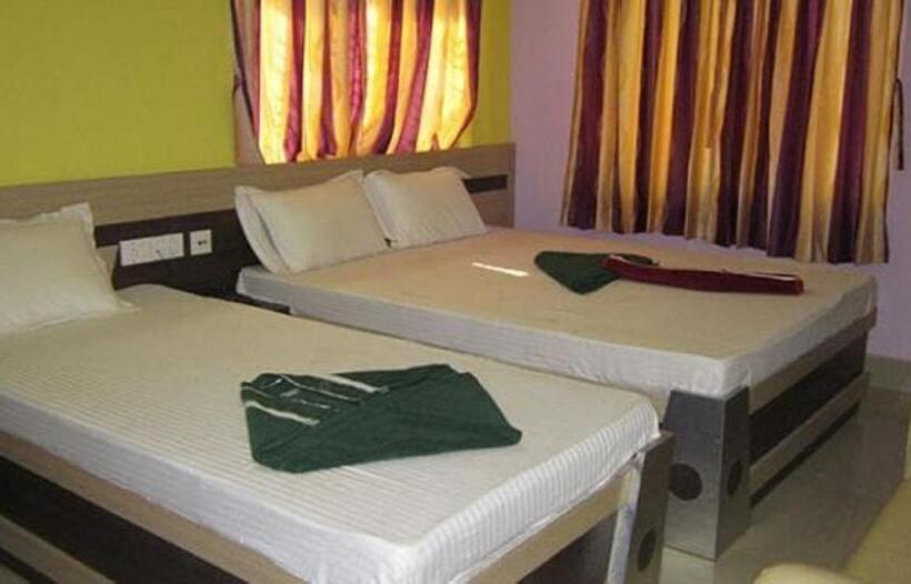 ホテル Srikrishna International