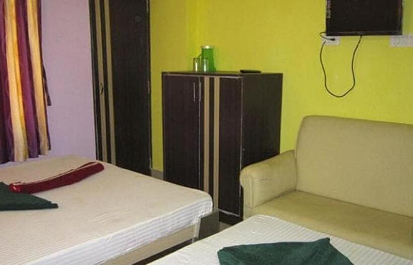 ホテル Srikrishna International