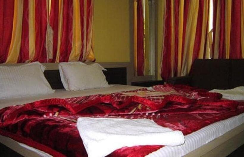 ホテル Srikrishna International