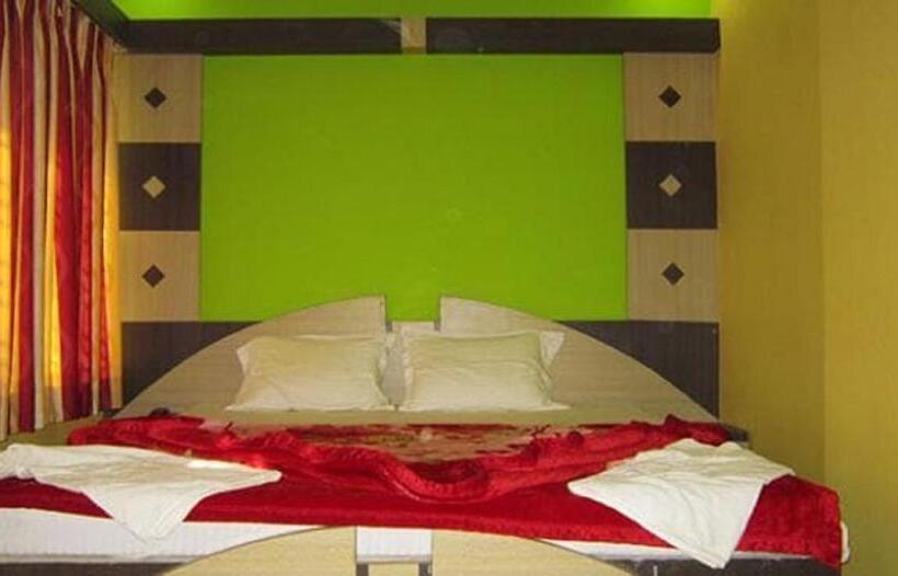 ホテル Srikrishna International