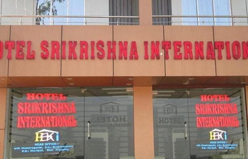ホテル Srikrishna International