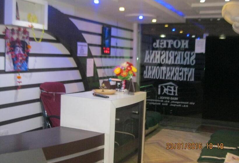 ホテル Srikrishna International